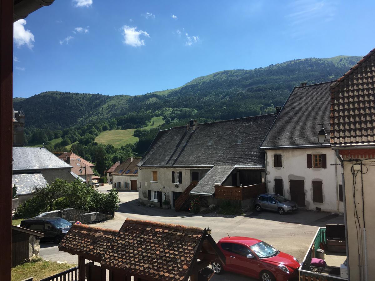 La Chicholiere Bed & Breakfast Gresse-en-Vercors Exterior photo